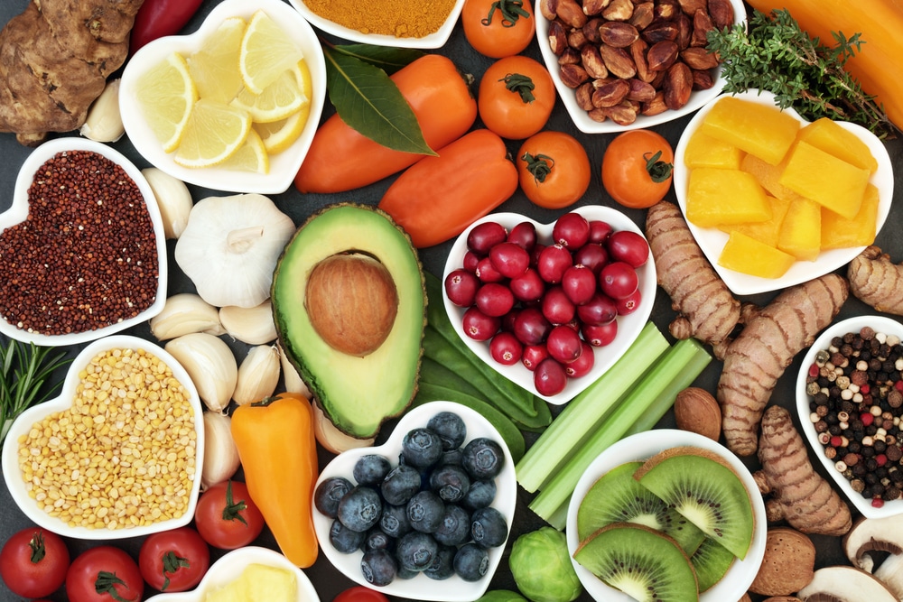 Diversos alimentos fontes de vitaminas