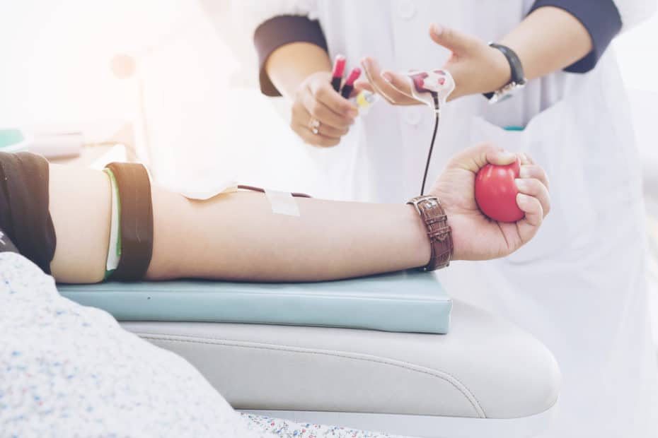 Paciente realizando um exame de sangue